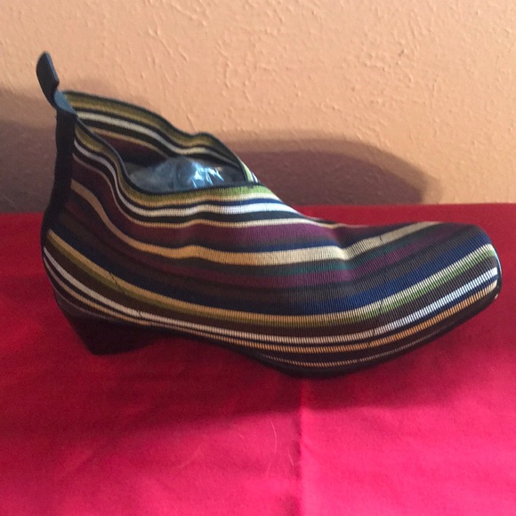 Multi color fabric boots - Picture 3 of 3